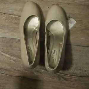 I have a lot of stuff that I need to get rid of